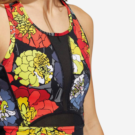 Sujetador deportivo Adidas para el Día Internacional de la Mujer