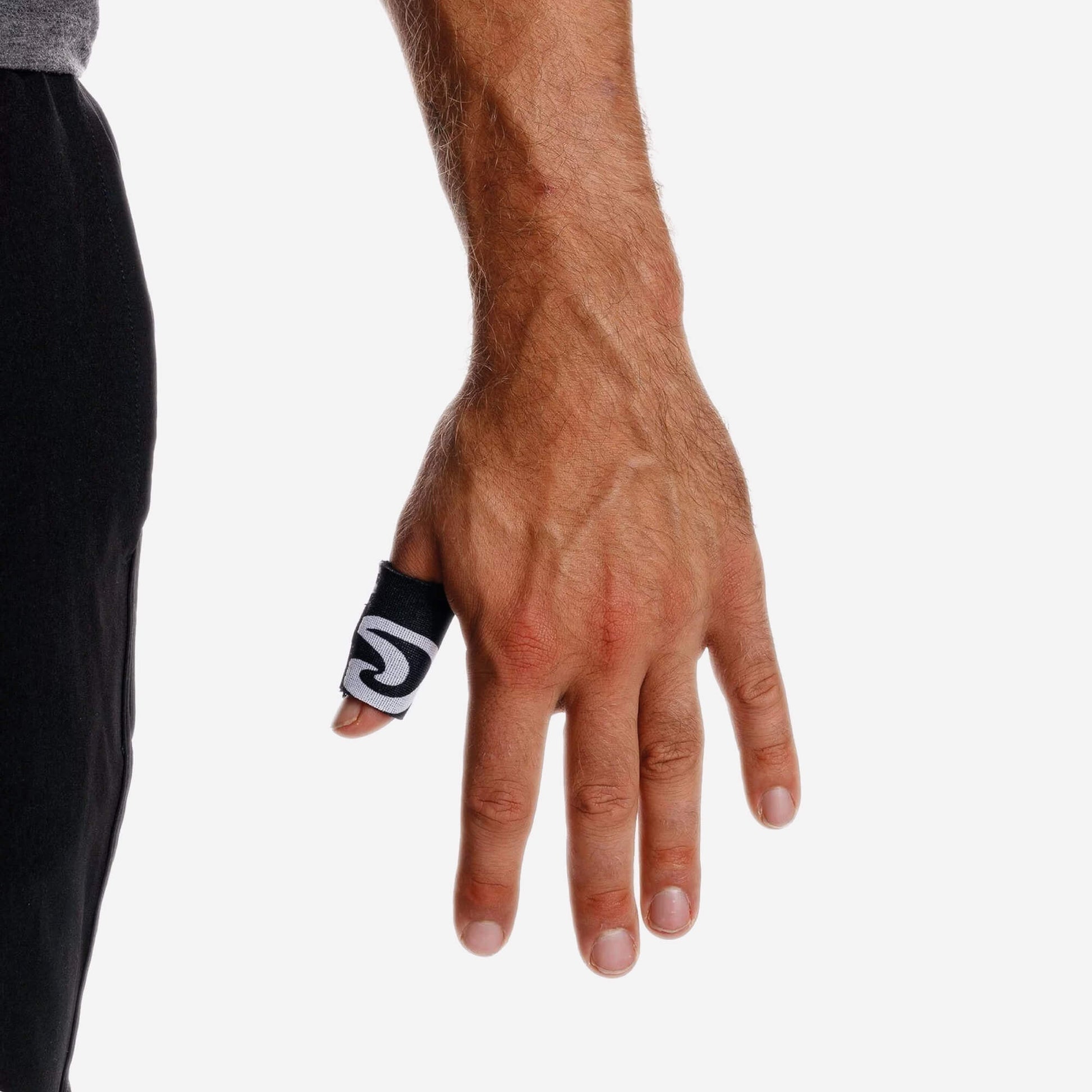 Rehband rx thumb sleeve pair - view on the hand